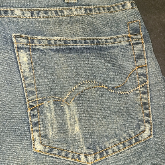 SILVER JEANS SLIGHTLY DISTRESSED - Picture 4 of 5